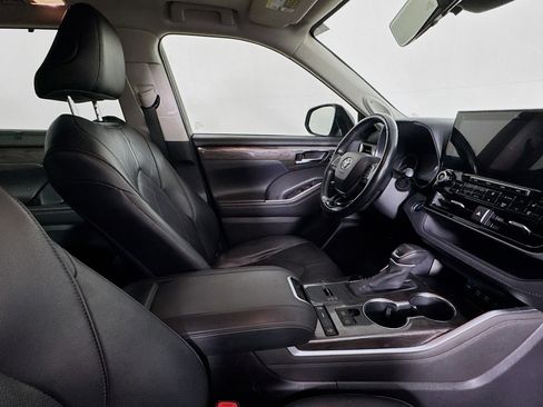 Used 2020 Toyota Highlander Platinum image 28
