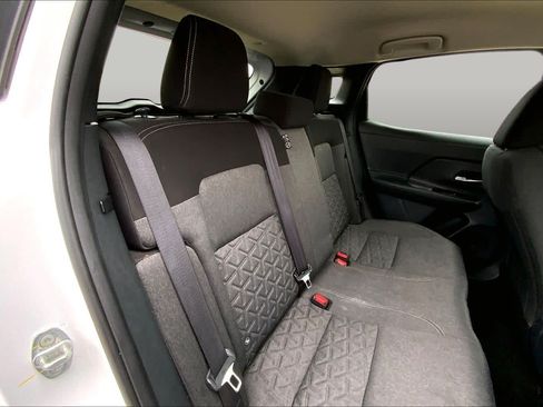 Used 2025 Nissan Kicks SV AWD/4WD image 36