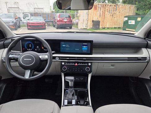 Used 2025 Hyundai Tucson SEL FWD image 24