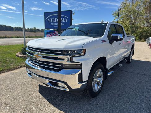 Used 2019 Chevrolet Silverado 1500 LTZ w/ LTZ Premium Package image 2