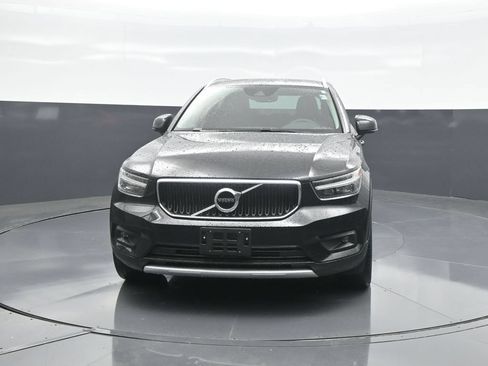 Used 2021 Volvo XC40 T5 Momentum w/ Premium Package AWD/4WD image 2