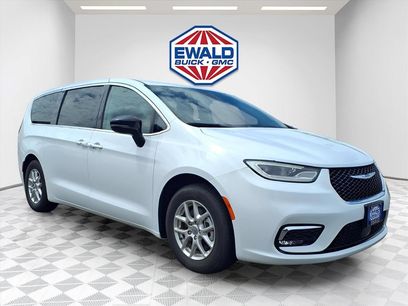 Used 2024 Chrysler Pacifica Touring-L