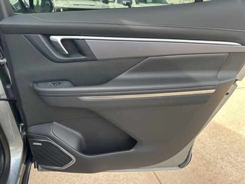 Used 2025 Buick Enclave Sport Touring image 32