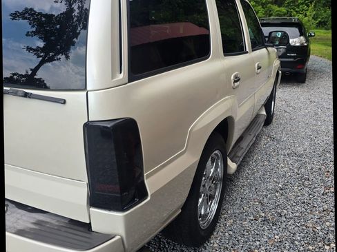 Used 2006 Cadillac Escalade AWD image 11