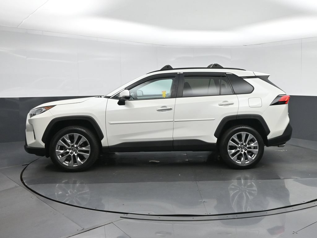 Used 2019 Toyota RAV4 Limited w/ Carpet Mat Package AWD/4WD image 4