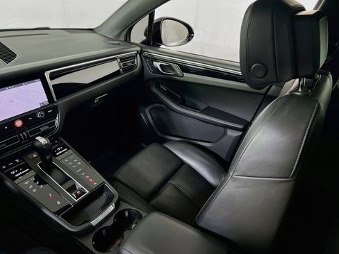 Used 2023 Porsche Macan S image 24