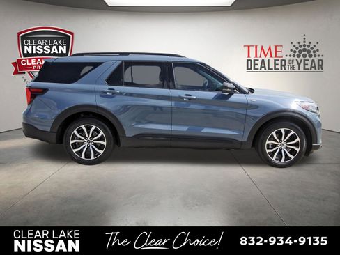 Used 2025 Ford Explorer ST-Line w/ Premium Package RWD image 8
