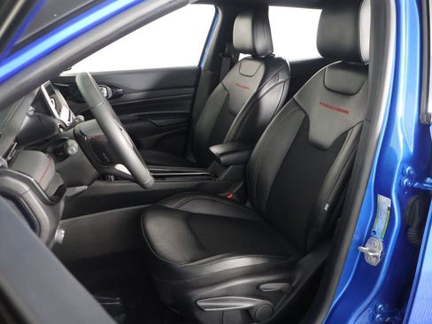 Used 2025 Jeep Compass Trailhawk AWD/4WD image 25