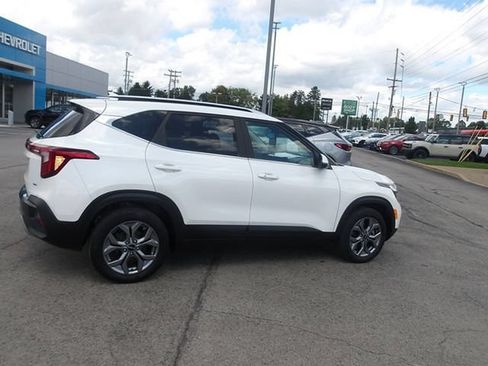 Used 2024 Kia Seltos S AWD/4WD image 8