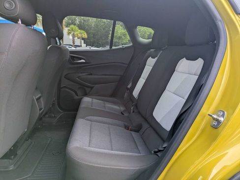 Used 2024 Chevrolet Trax RS FWD image 13