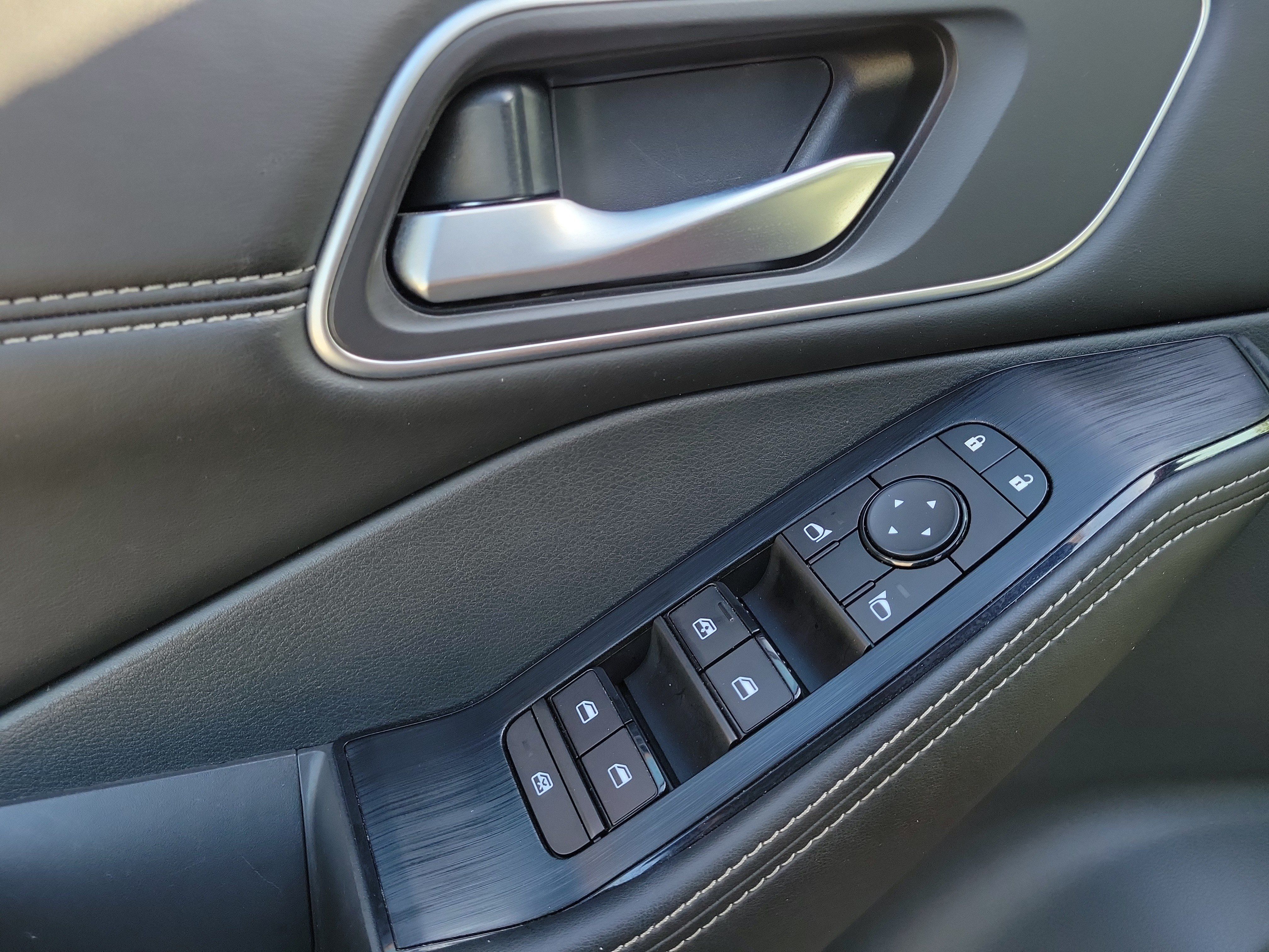Certified 2021 Nissan Rogue SV w/ Premium Package FWD image 16