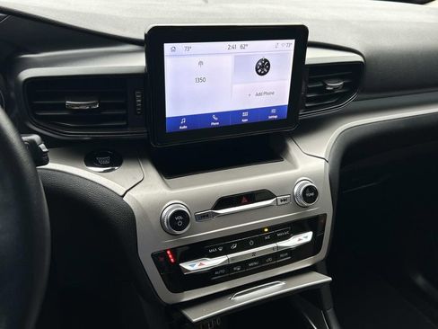 Used 2023 Ford Explorer XLT image 24