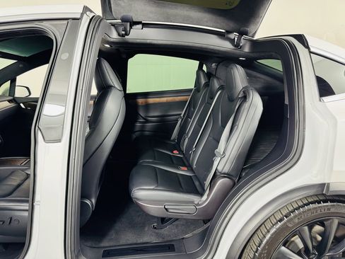 Used 2021 Tesla Model X Long Range image 15