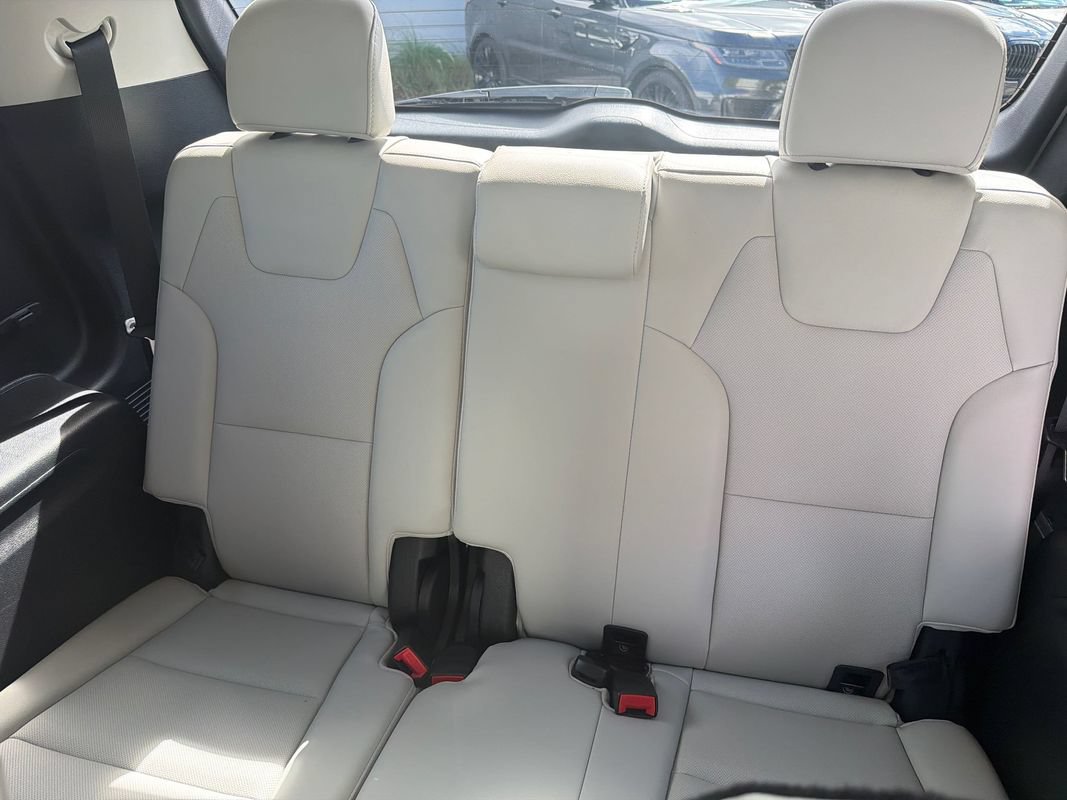 Used 2023 Kia Telluride EX w/ EX Captain's Chair Package FWD image 23