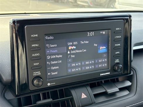 Used 2021 Toyota RAV4 LE image 18