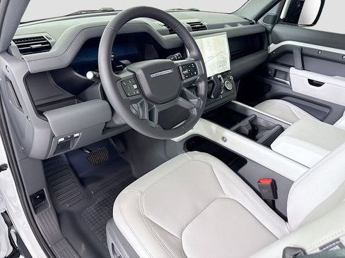 New 2026 Land Rover Defender 110 X-Dynamic SE AWD/4WD image 9