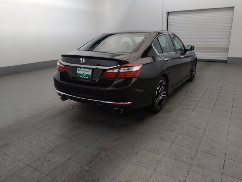 Used 2017 Honda Accord Sport image 9