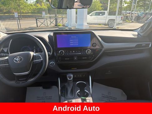 Used 2023 Toyota Highlander Limited AWD/4WD image 17