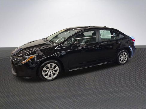 Used 2026 Toyota Corolla LE FWD image 2