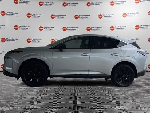 New 2025 Nissan Murano SV image 2