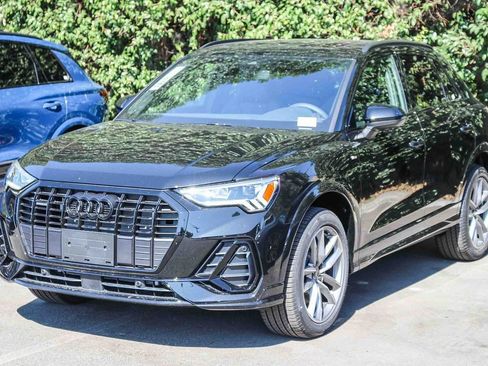 Used 2025 Audi Q3 2.0T Premium w/ Convenience Package AWD/4WD image 3