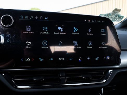 Used 2024 Chevrolet Equinox EV RS image 30