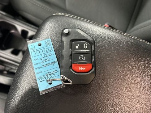 Used 2023 Jeep Wrangler Sahara w/ Cold Weather Group AWD/4WD image 23