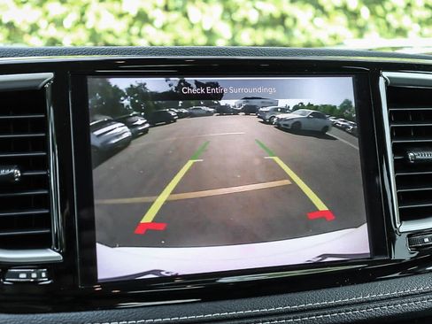 Used 2023 Chrysler Pacifica Touring-L FWD image 24