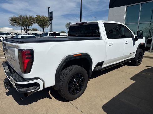 Used 2024 GMC Sierra 2500 AT4 w/ AT4 Premium Plus Package image 4