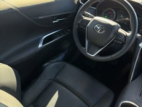 Certified 2022 Toyota Venza Limited w/ Advanced Technology Package AWD/4WD image 9