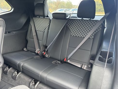 Used 2025 GMC Acadia Denali w/ LPO, All-Weather Package image 25