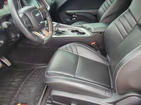 Used 2016 Dodge Challenger SRT Hellcat RWD image 30