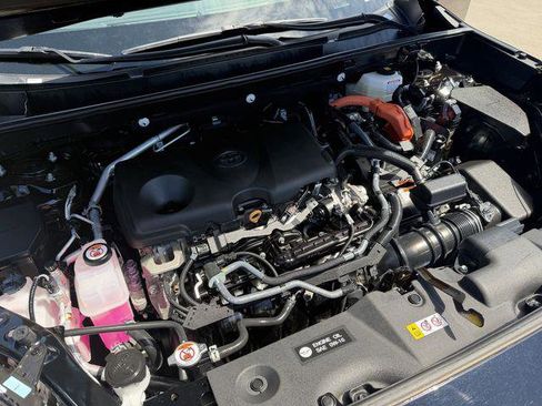 Certified 2025 Toyota RAV4 LE image 23