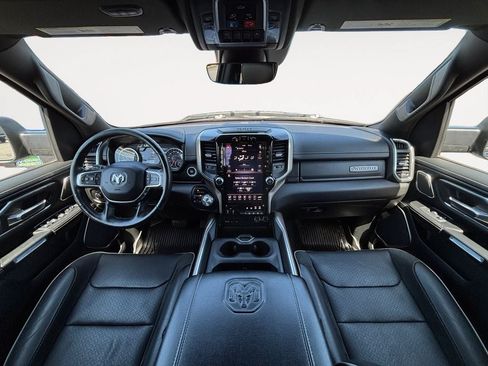 Used 2019 RAM 1500 Laramie AWD/4WD image 11
