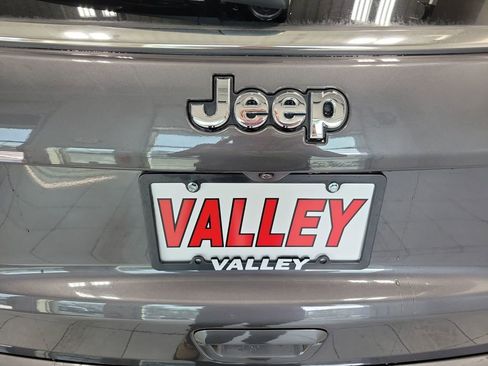 Used 2024 Jeep Compass Limited image 14