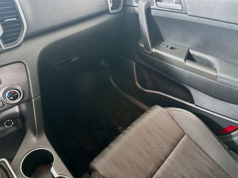 Used 2017 Kia Sportage LX image 22
