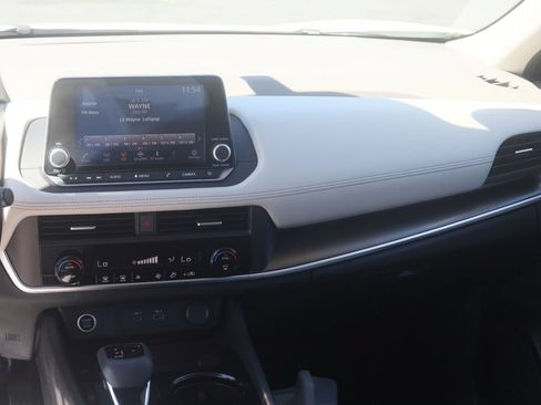 Used 2023 Nissan Rogue SV AWD/4WD image 14