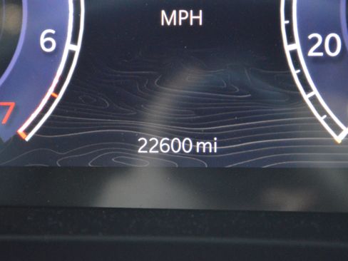 Used 2023 Jeep Grand Cherokee Altitude AWD/4WD image 12
