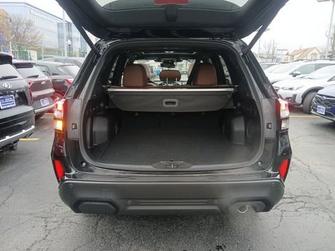 Certified 2025 Subaru Forester Touring AWD/4WD image 27