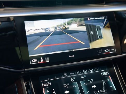 Used 2021 Audi A8 L 4.0T image 33