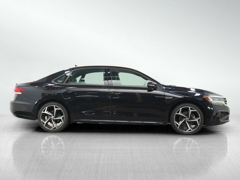 Used 2022 Volkswagen Passat 2.0T R-Line FWD image 6