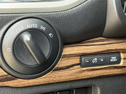 Used 2017 Nissan Titan SL image 23