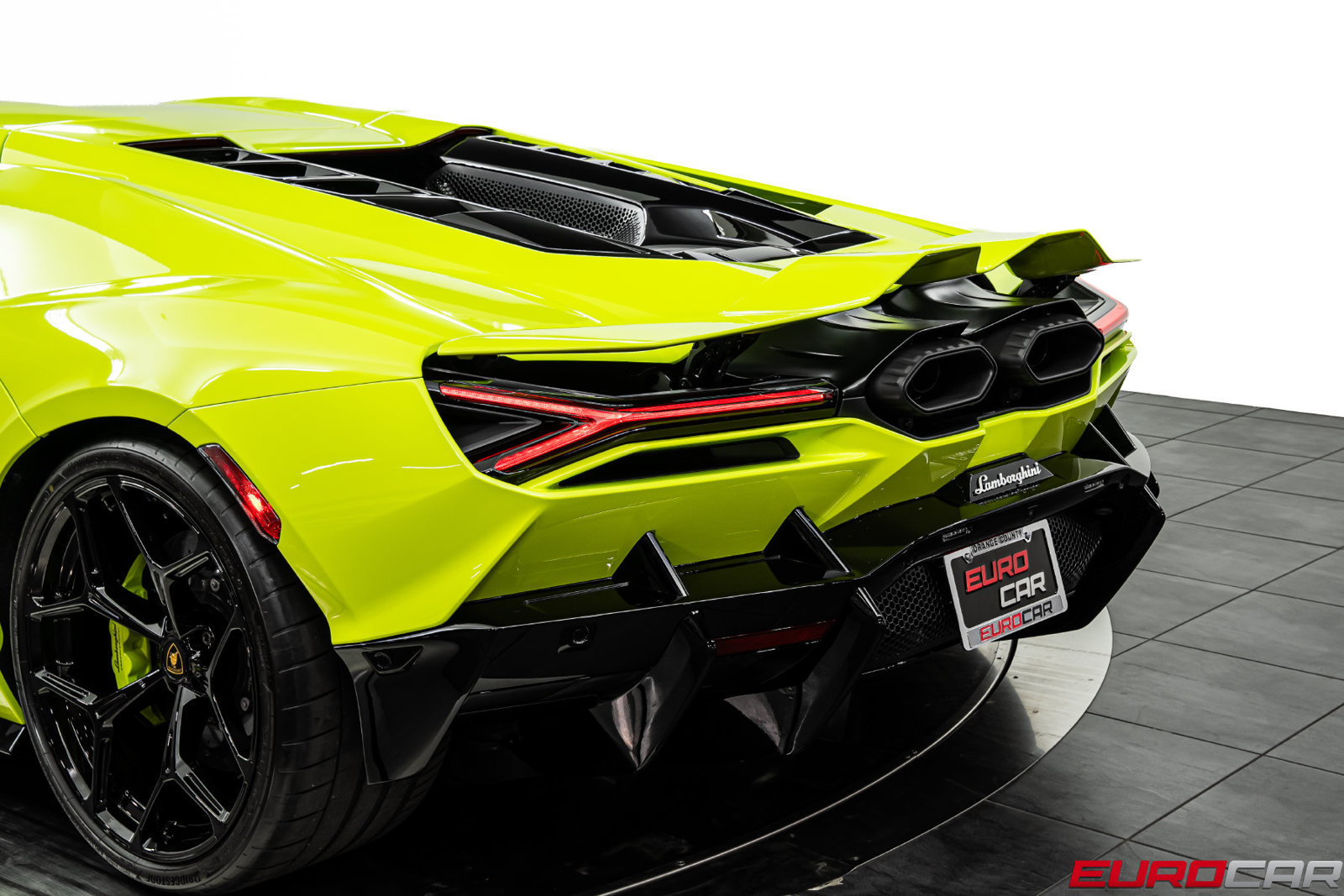 Used 2025 Lamborghini Revuelto AWD/4WD image 22