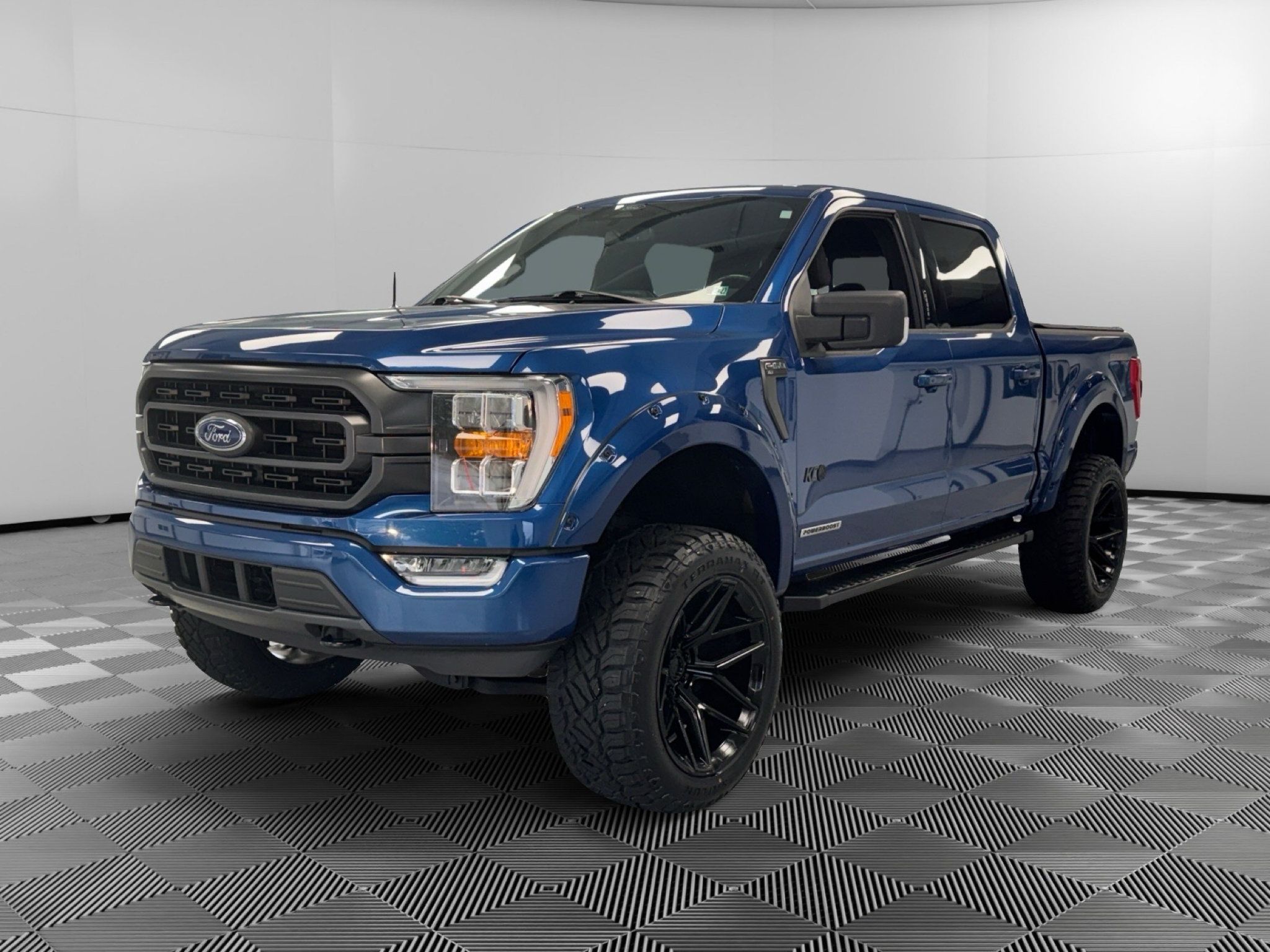 Used 2022 Ford F150 XLT w/ Equipment Group 302A High AWD/4WD image 4