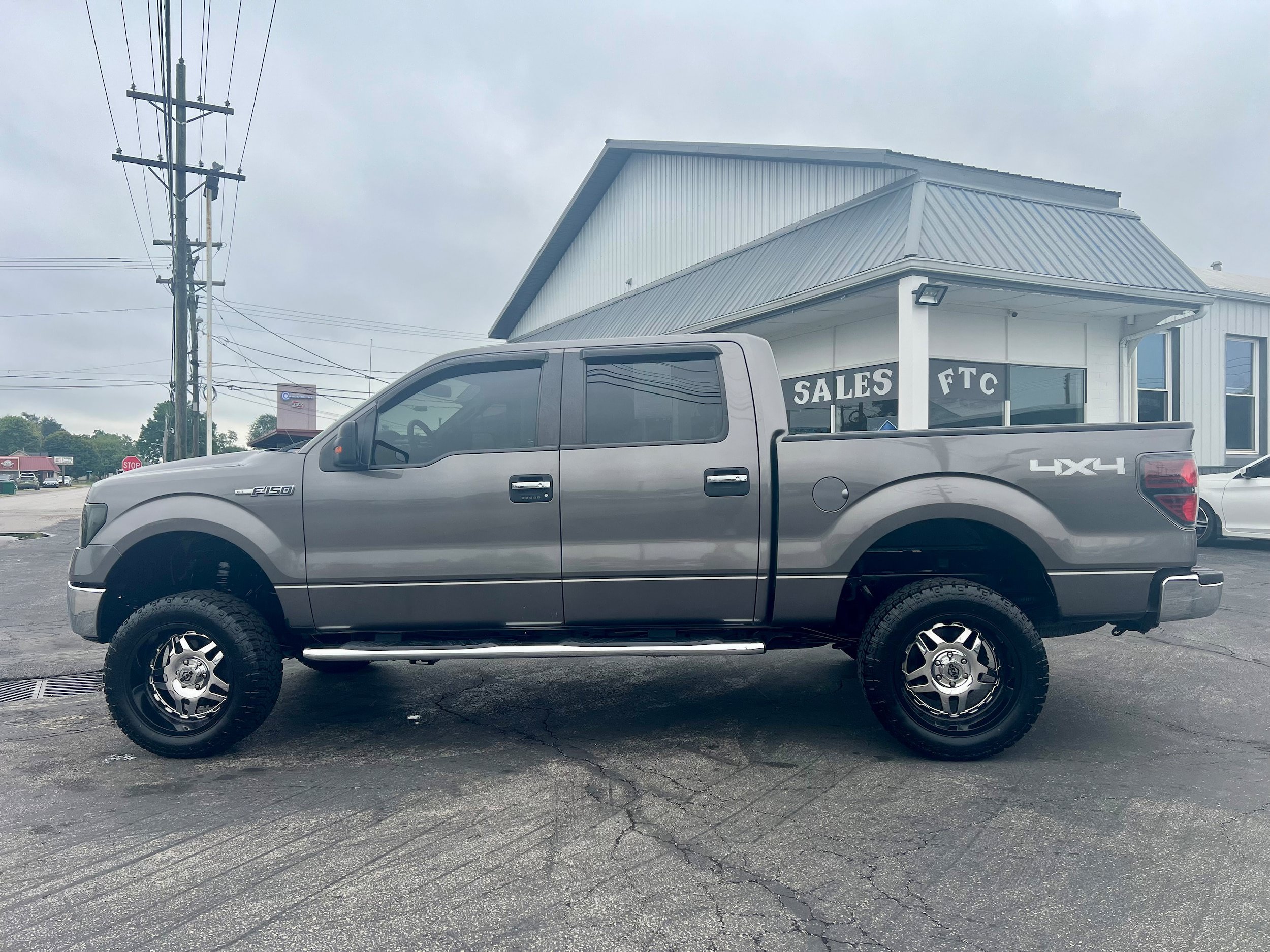Used 2014 Ford F150 XLT w/ XLT Chrome Package AWD/4WD image 8