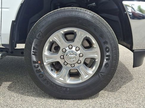 Used 2024 RAM 2500 Big Horn AWD/4WD image 8
