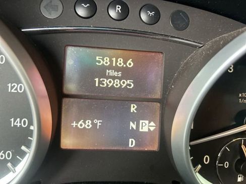 Used 2010 Mercedes-Benz GL 450 4MATIC image 5