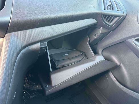 Used 2015 Ford Transit Connect XLT image 33