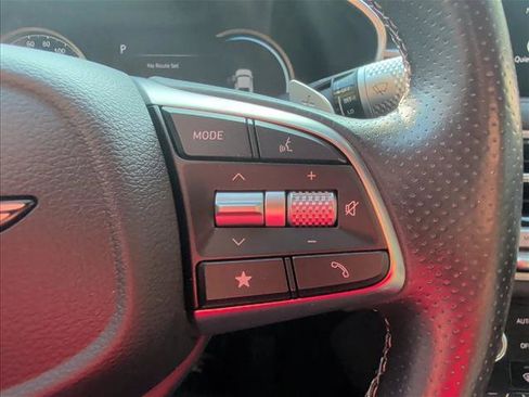 Used 2025 Genesis G70 2.5T RWD image 19