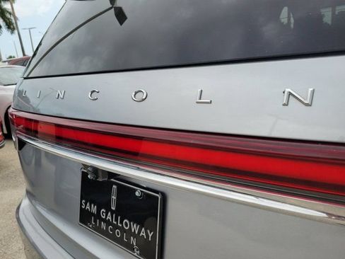 Certified 2020 Lincoln Aviator Reserve w/ Equipment Group 202A AWD/4WD image 7